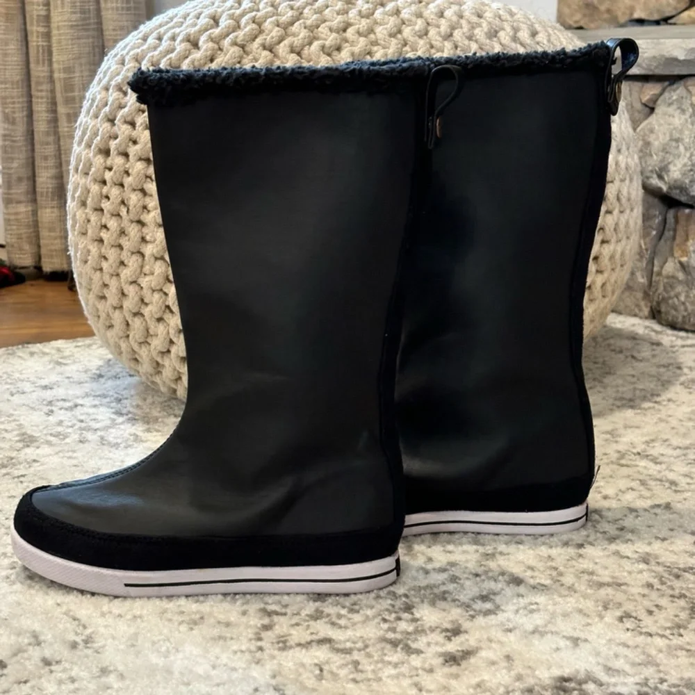 Speedo Girl's Boom Boots SZ 1 Black with White Sole Faux Fur Adjustable Height